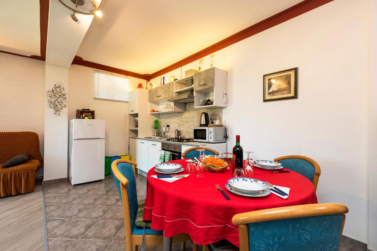 Apartman Maya Mali Losinj Exterior photo